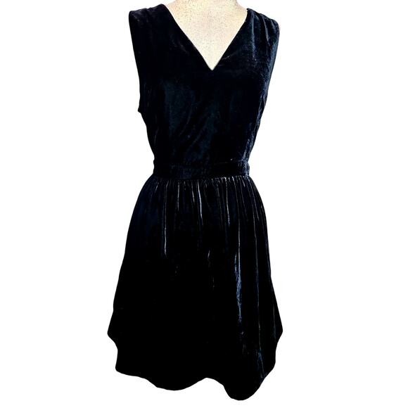 Jack Wills Black Velvet Skater Dress with Pockets Size 10 - Picture 1 of 5